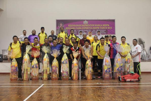 Kejohanan Badminton Warga Mdpm Bersama Yang Di Pertua Mdpm Tahun 2014 0 598x399