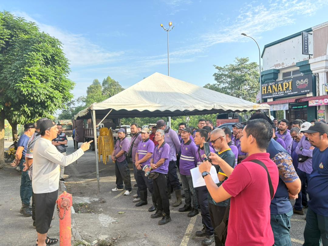 GOTONG-ROYONG PASAR TASEK RAJA 