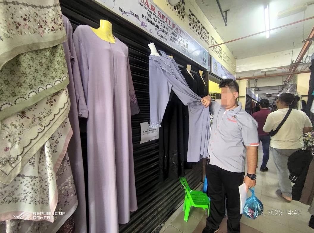 OPERASI PEMUTIHAN PREMIS 2.0 YANG TIDAK BEROPERASI TELAH DILAKUKAN DI BAZAR SITI FATIMAH