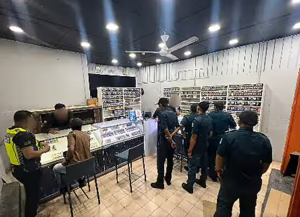 OPS BERSEPADU PENGGUNAAN CECAIR ROKOK ELEKTRONIK (VAPE)