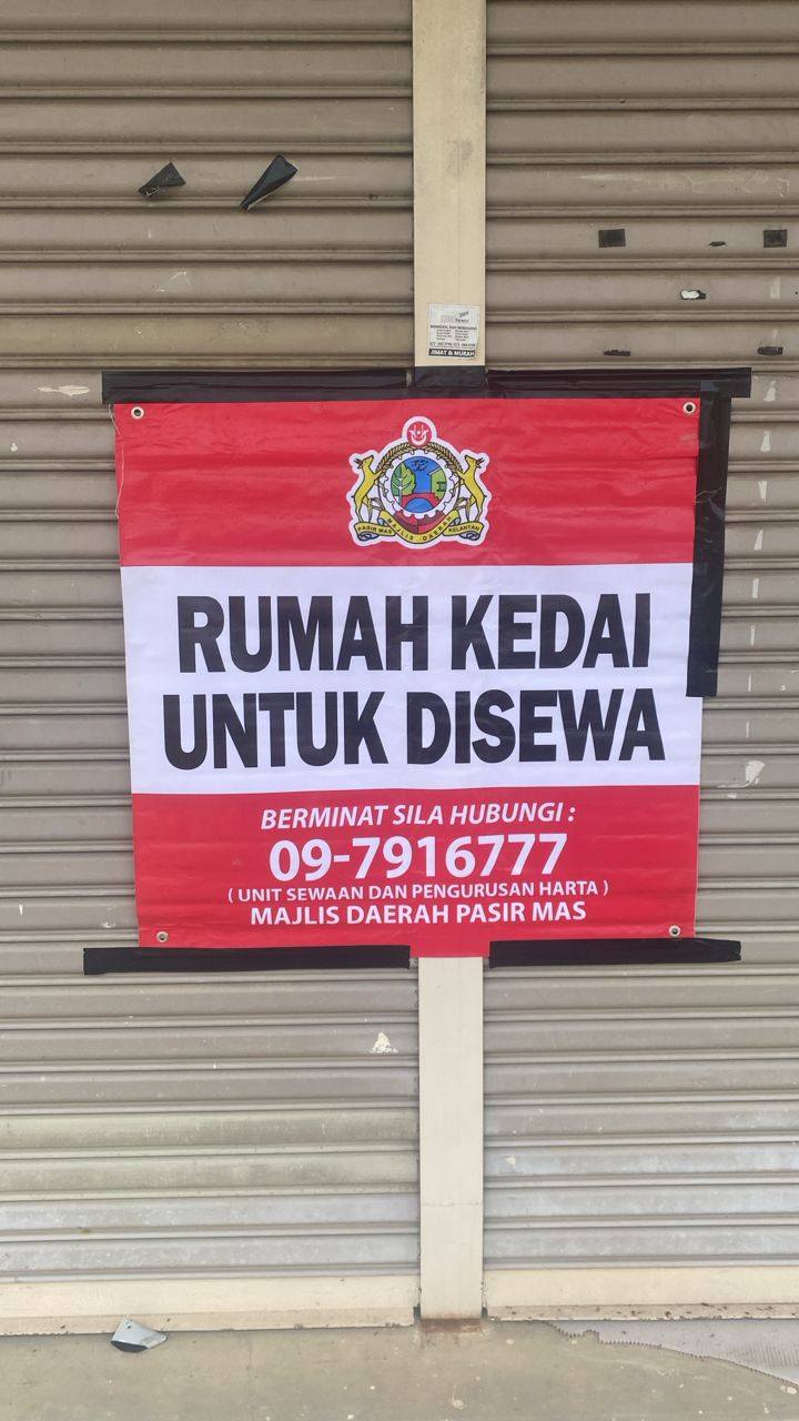 BANGUNAN UNTUK DISEWA TINGKAT BAWAH BELAKANG PEJABAT MARA LUBOK JONG
