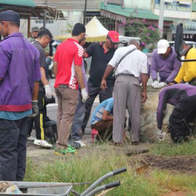 Majlis Gotong Royong Bersih Longkang Utama di Rantau Panjang