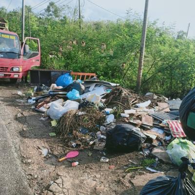 KERJA-KERJA MENCUCI TAPAK TONG SAMPAH PUSU 40