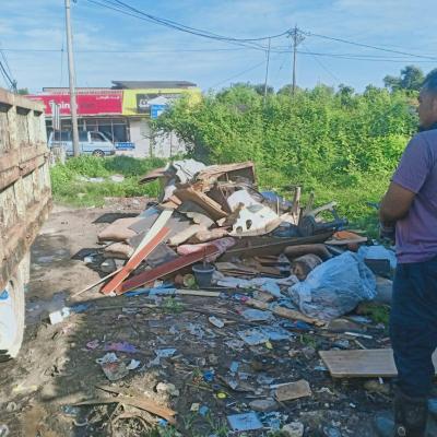 KERJA-KERJA PEMBERSIHAN TAPAK TONG GELANG MAS DAN TAPAK TONG LORONG KUBUR KUBANG BEMBAM